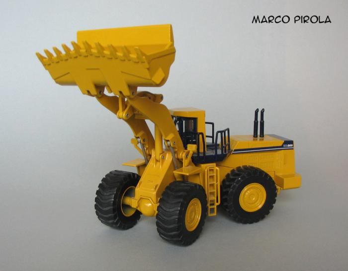 Komatsu WA800