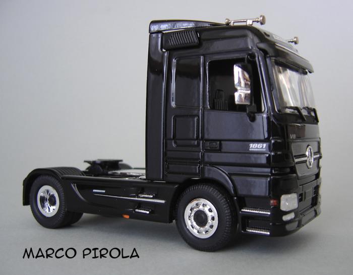 Actros Black Edition 1/50