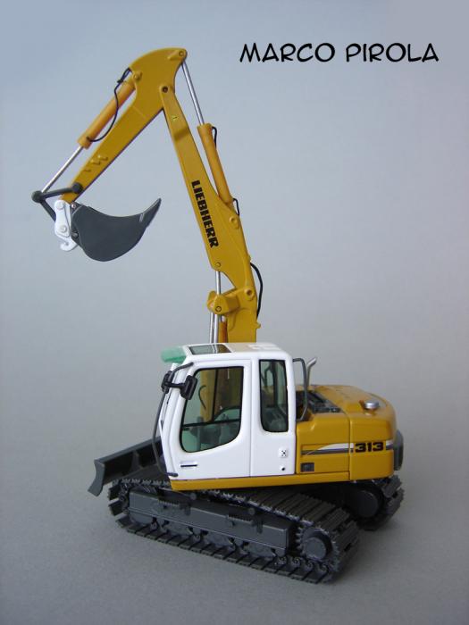 Liebherr R313