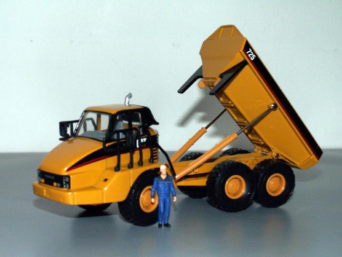 Dumper CAT 725