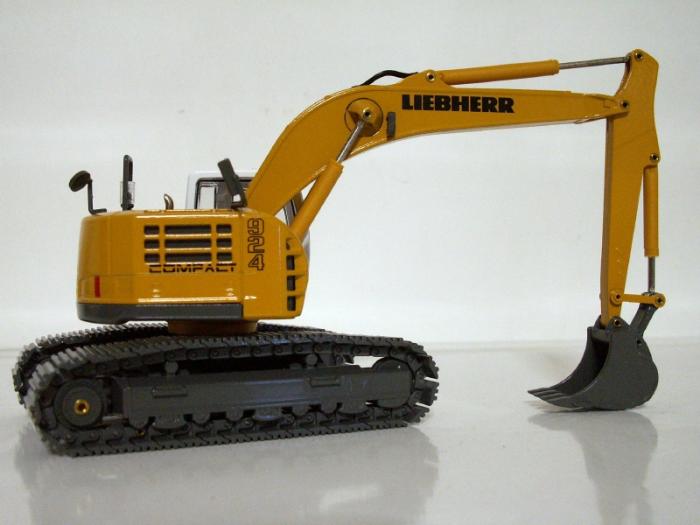 Liebherr R924C