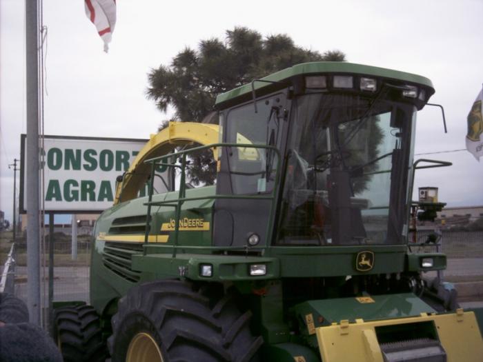 JD 7400