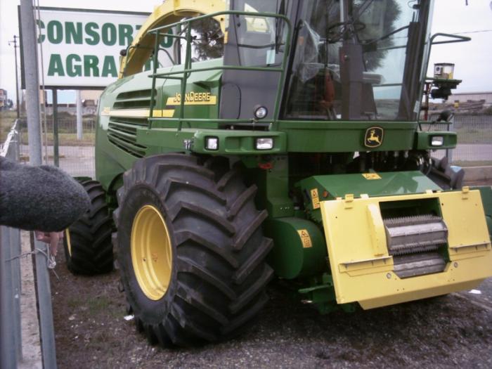 JD 7400