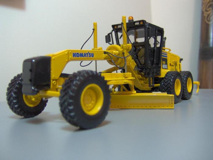 KOMATSU GD 655