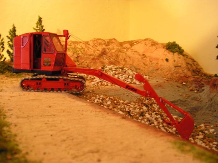 BANTAM EXCAVATOR