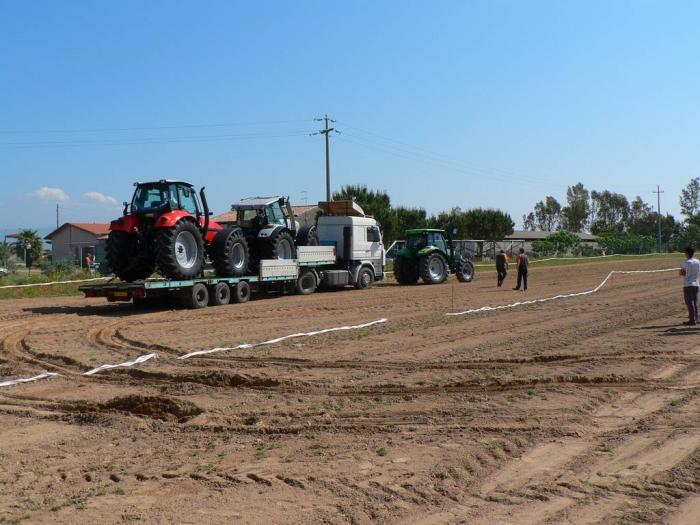 Lâ€™articolato trainato dal Deutz-Fahr Agrotron K 110