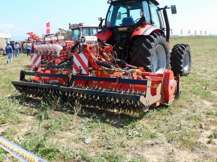 Fresa pieghevole Maschio portata da Same Iron 150