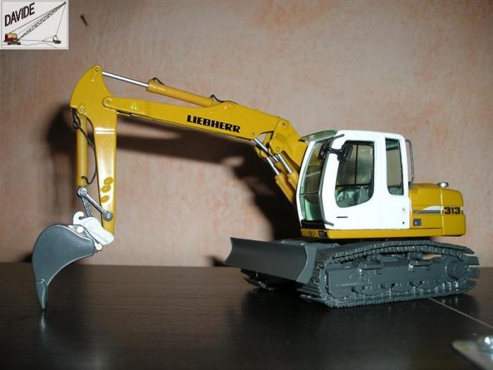 LIEBHERR 313