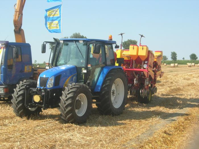 new holland tl100a