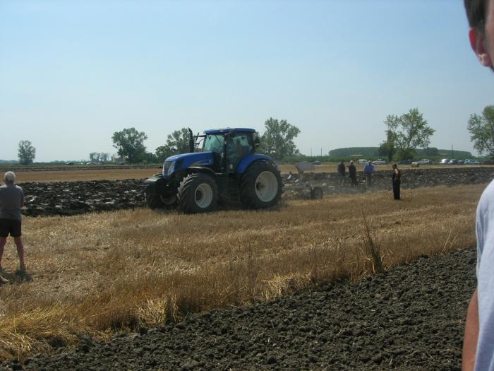 new holland T7060