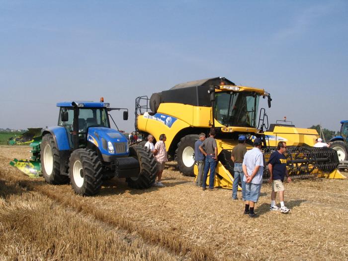 New Holland in campo Nonantola MO 1/7/07