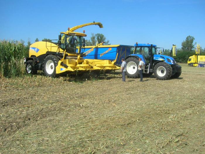 T 7550 con dumper Zaccaria... 04