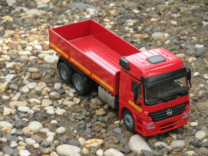 Mercedes Actros cassone fisso       1:50