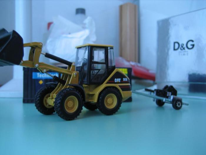 Mini-Cat906 (1:50)