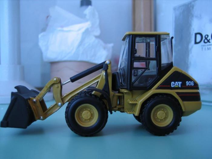 Mini-Cat906 (1:50)