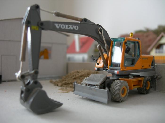 Volvo EW180B