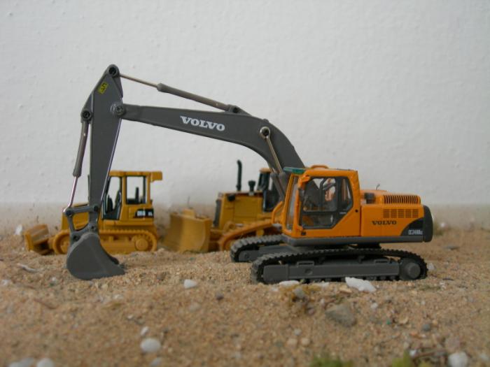 Volvo EC240B