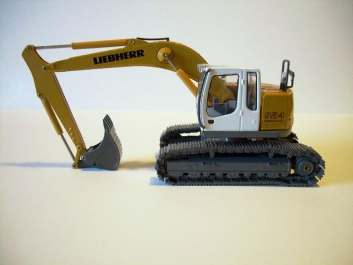 Liebherr R924 Compact