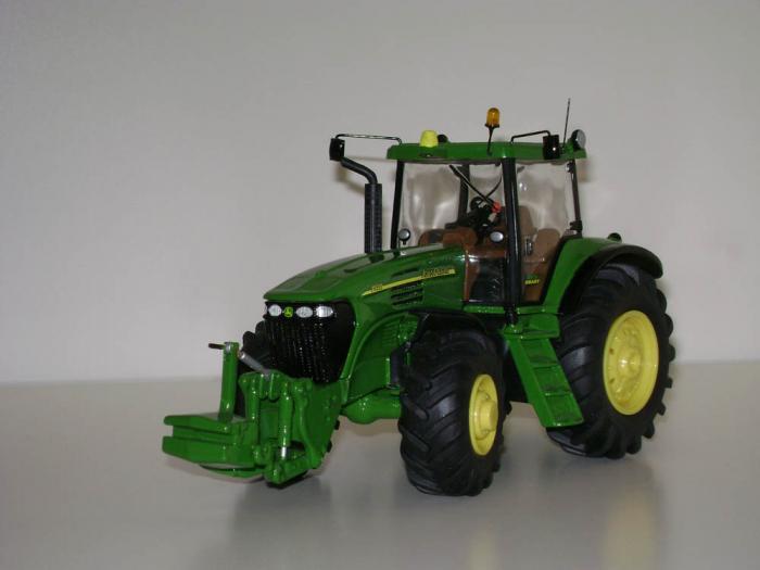 John Deere 7920