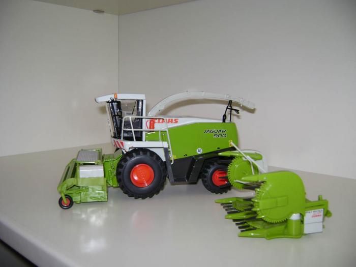 Claas Jaguar 900 con pick up