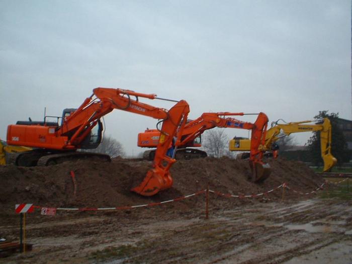 hitachi fiat lobelco e komatsu