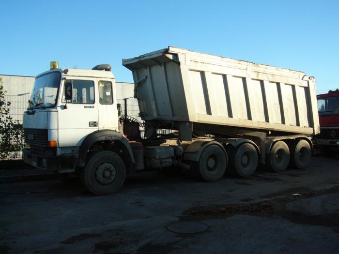 Iveco 330.36 + Pellicano