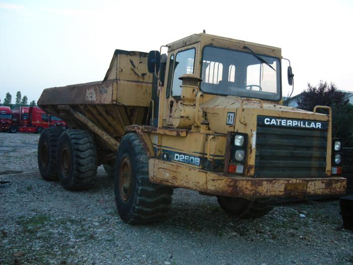 Caterpillar D250B