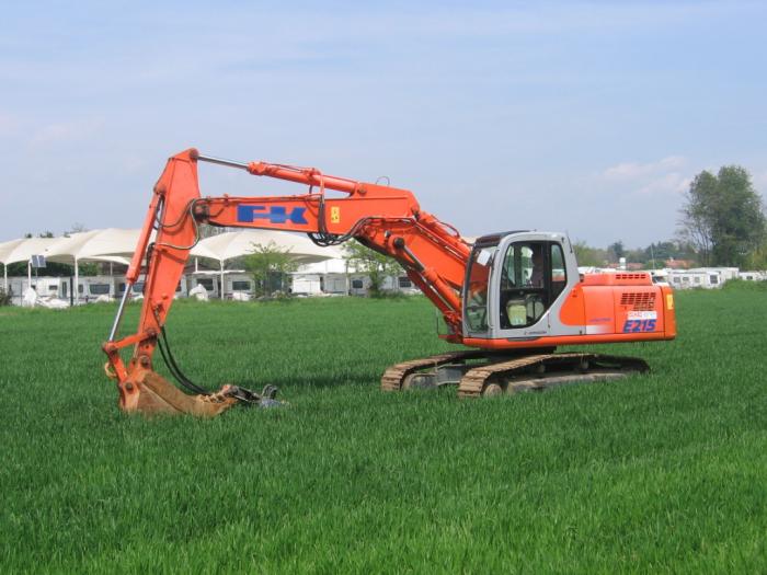 Fiat Kobelco E215