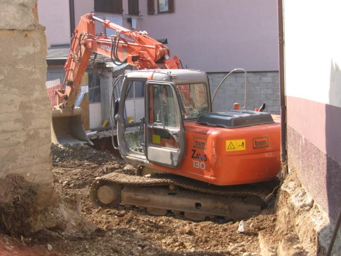 Hitachi Zaxis 130