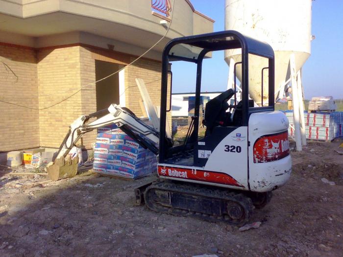 Bobcat 320