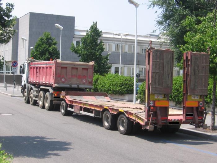 Mercedes-Benz Actros 4144 + carrellone CTB Caimi