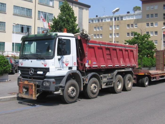 Mercedes-Benz Actros 4144 + carrellone CTB Caimi