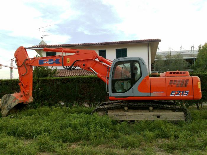 Fiat Kobelco E215