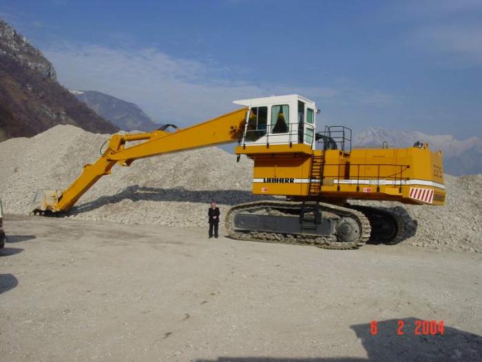 Liebherr 992 long reach