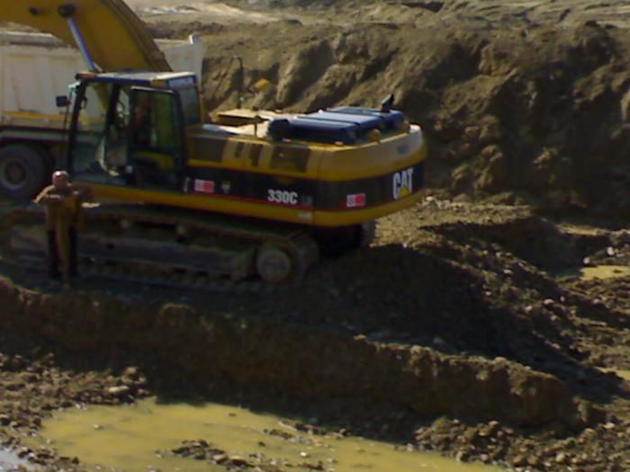 CAT 330C