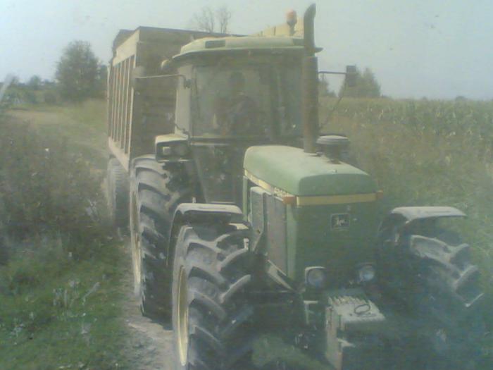 John Deere 4240s 2