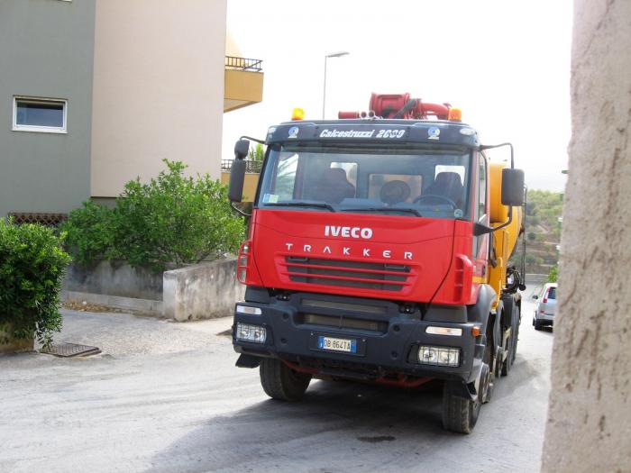 iveco trakker