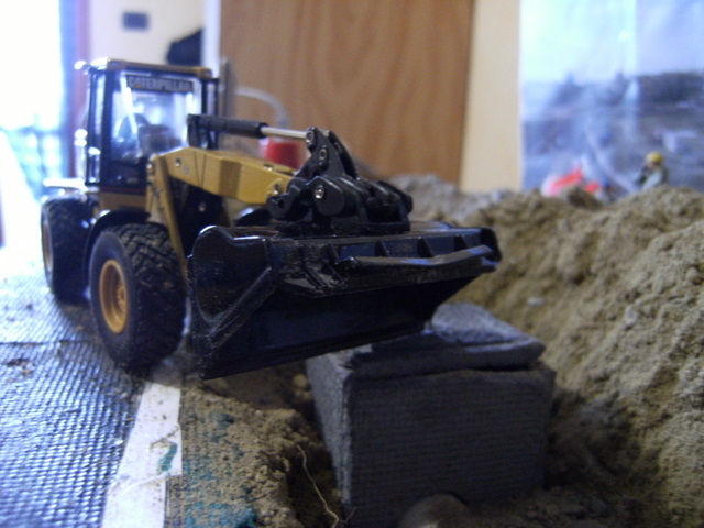 I LAVORI CONTINUANO...