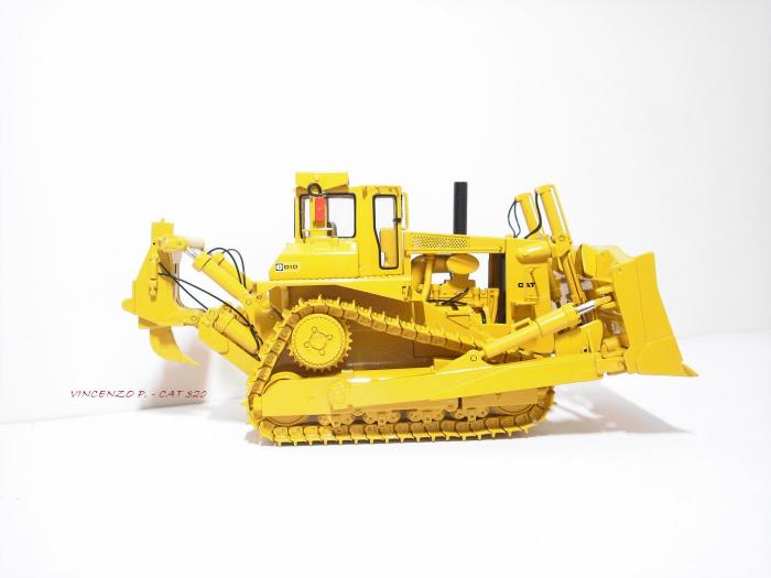 Caterpillar D10 by CCM 1:48