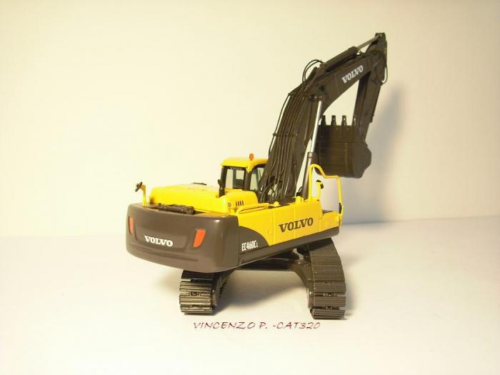 VOLVO EC460C L