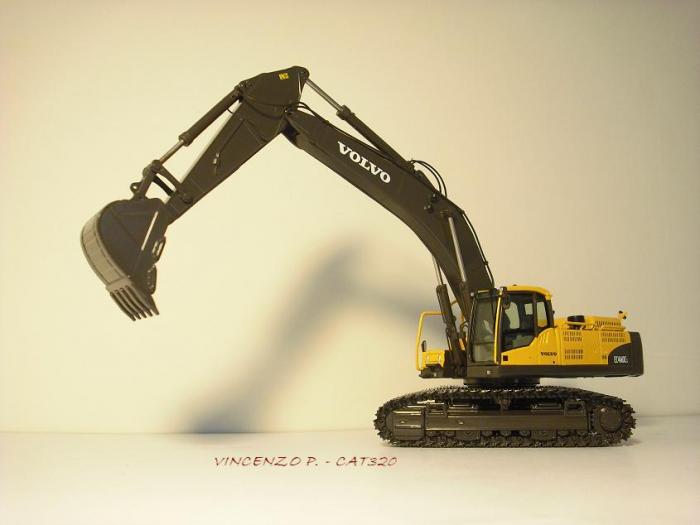 VOLVO EC460C L