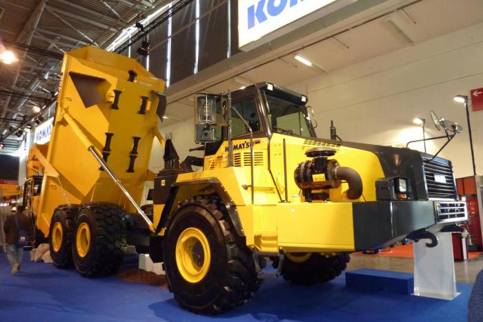 Komatsu HM400-2