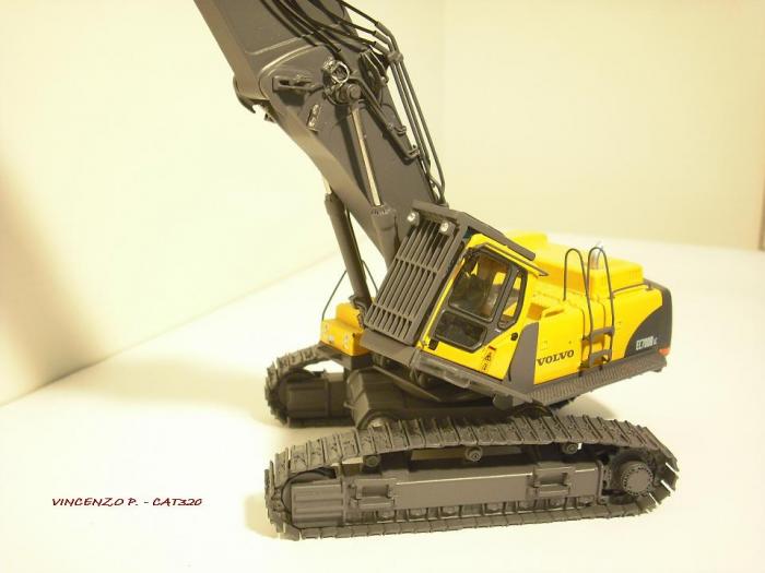 VOLVO EC700B HR