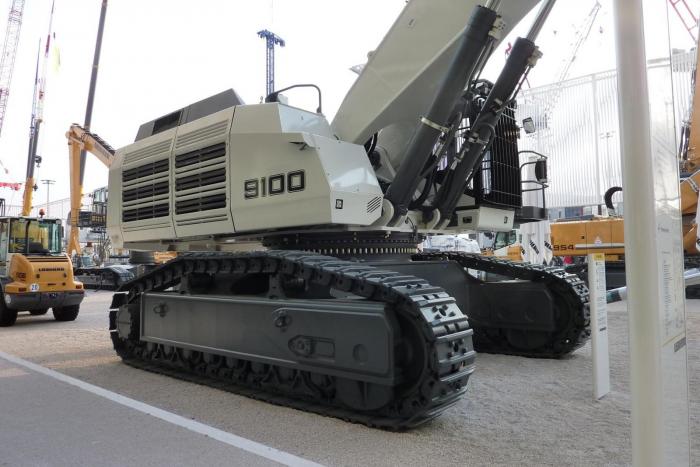 Liebherr R9100