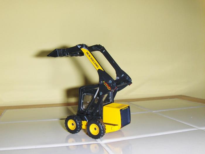 New Holland L170