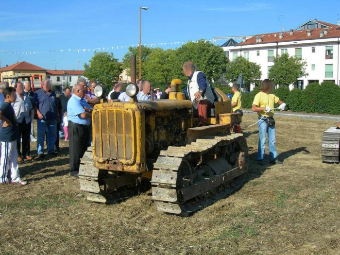 Caterpillar D4