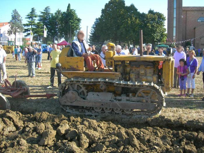 Caterpillar D4