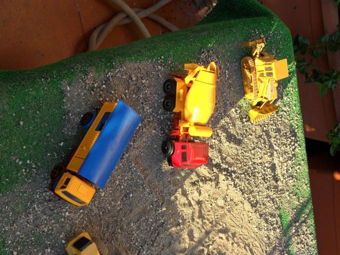 CAMION MB CON UFFICIO CANTIERE +BETONIERA FIAT NC