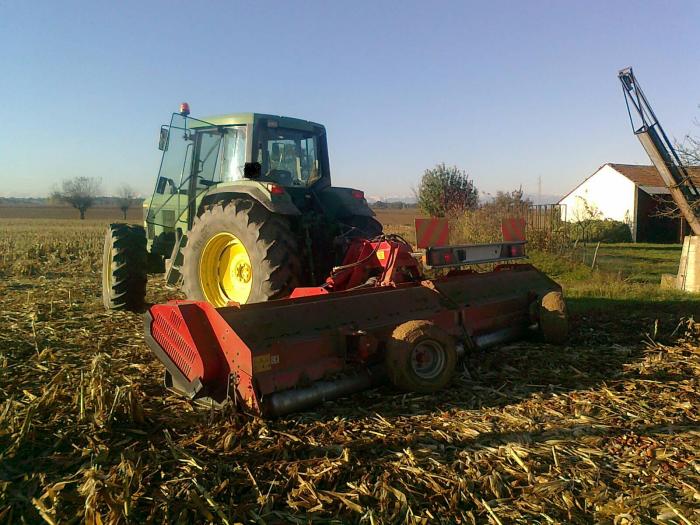 JD6800 con trinciastocchi Omarv 6 mt