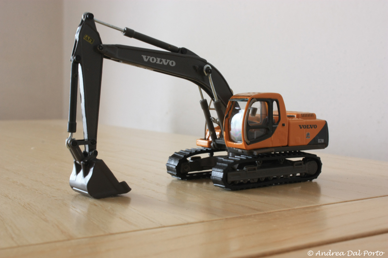 Volvo EC210